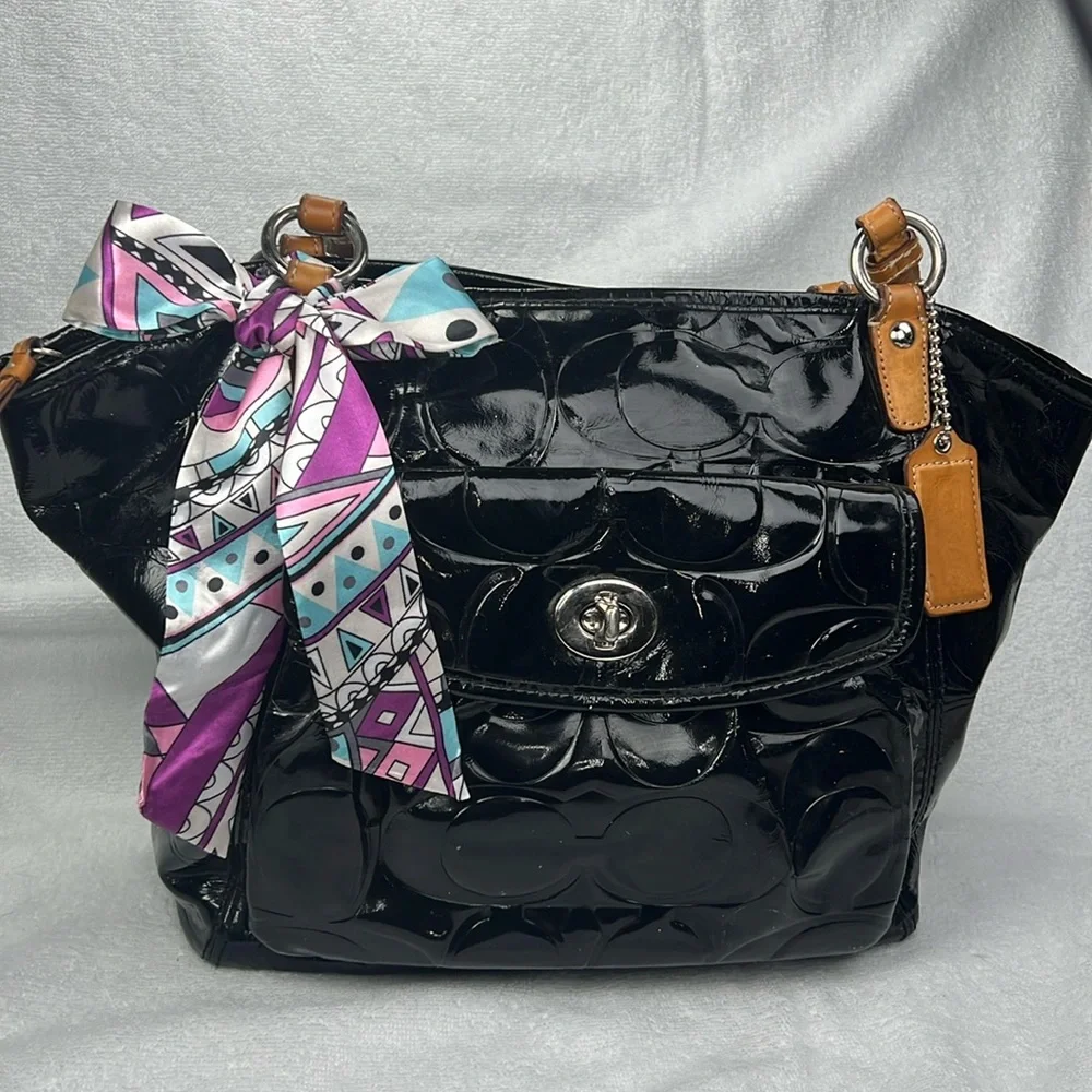 Coach Black pattern leather #L0973 –F14663